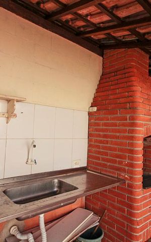 Casa de condomínio para alugar com 110m², 3 quartos e 2 vagasChurrasqueira
