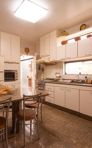 Casa à venda com 115m², 3 quartos e 5 vagas Casa à venda com 115m², 3 quartos e 5 vagasCozinha