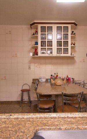 Casa à venda com 115m², 3 quartos e 5 vagas Casa à venda com 115m², 3 quartos e 5 vagasCozinha