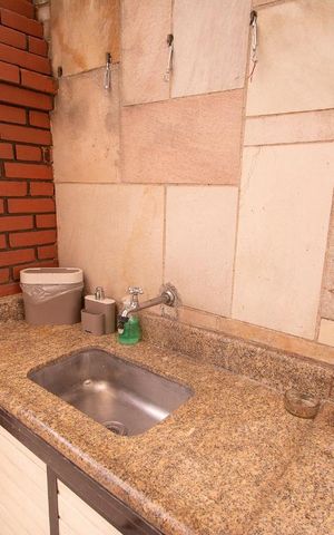 Casa à venda com 115m², 3 quartos e 5 vagas Casa à venda com 115m², 3 quartos e 5 vagasÁrea Externa