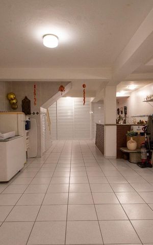 Casa à venda com 115m², 3 quartos e 5 vagas Casa à venda com 115m², 3 quartos e 5 vagasÁrea Externa