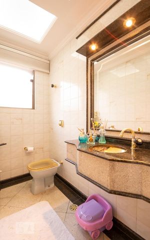 Casa à venda com 115m², 3 quartos e 5 vagas Casa à venda com 115m², 3 quartos e 5 vagasBanheiro