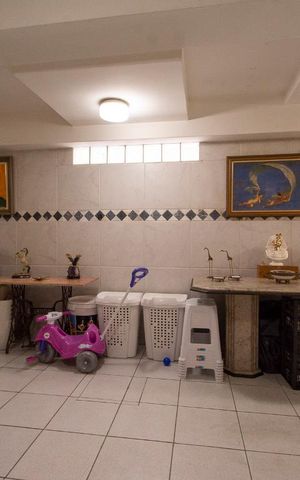 Casa à venda com 115m², 3 quartos e 5 vagas Casa à venda com 115m², 3 quartos e 5 vagasÁrea Externa