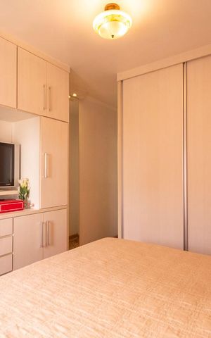 Casa à venda com 115m², 3 quartos e 5 vagas Casa à venda com 115m², 3 quartos e 5 vagassuite