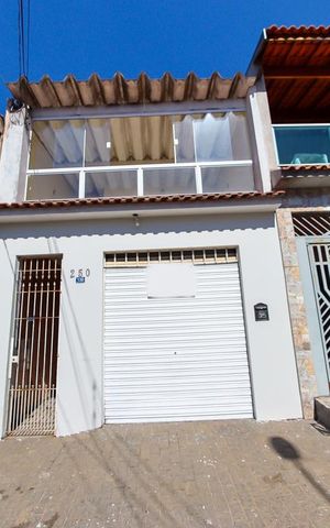 Casa à venda com 213m², 3 quartos e 1 vagaFachada