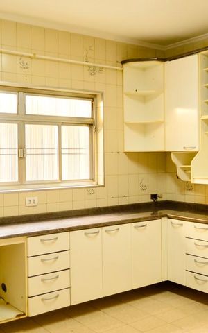 Casa à venda com 90m², 2 quartos e 3 vagas Casa à venda com 90m², 2 quartos e 3 vagasCozinha Vista Ampla Armarios