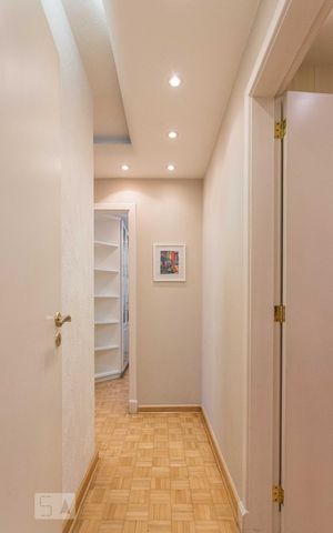 Apartamento à venda com 135m², 4 quartos e 3 vagas Apartamento à venda com 135m², 4 quartos e 3 vagasCorredor Dormitórios