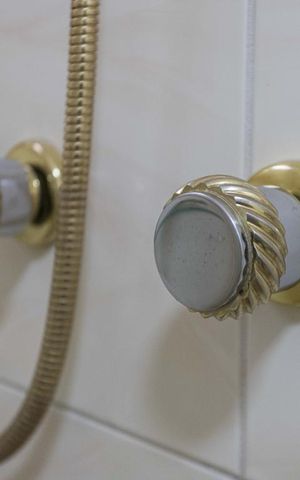 Apartamento à venda com 135m², 4 quartos e 3 vagas Apartamento à venda com 135m², 4 quartos e 3 vagasBanheiro 3 Suíte 2 Torneira Box