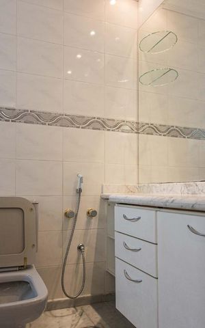 Apartamento à venda com 135m², 4 quartos e 3 vagas Apartamento à venda com 135m², 4 quartos e 3 vagasBanheiro 2 Suíte 1
