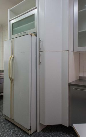 Apartamento à venda com 135m², 4 quartos e 3 vagas Apartamento à venda com 135m², 4 quartos e 3 vagasCozinha - Armários