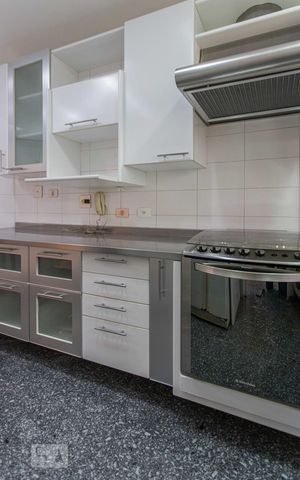 Apartamento à venda com 135m², 4 quartos e 3 vagas Apartamento à venda com 135m², 4 quartos e 3 vagasCozinha - Armários