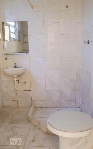Casa à venda com 65m², 1 quarto e sem vaga Casa à venda com 65m², 1 quarto e sem vagaBanheiro