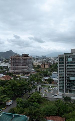 Apartamento à venda com 150m², 3 quartos e 2 vagas Apartamento à venda com 150m², 3 quartos e 2 vagasVista