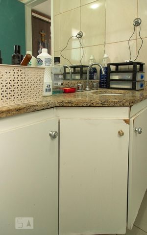 Apartamento à venda com 150m², 3 quartos e 2 vagas Apartamento à venda com 150m², 3 quartos e 2 vagasBanheiro Social