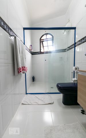 Casa à venda com 380m², 3 quartos e 6 vagasBanheiro da Suíte 1
