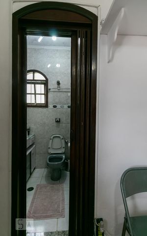Casa à venda com 380m², 3 quartos e 6 vagasBanheiro da Suíte 2