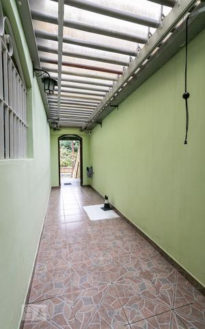 Casa à venda com 380m², 3 quartos e 6 vagasCorredor Externo