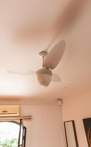 Casa à venda com 380m², 3 quartos e 6 vagasSuíte 1 - Ventilador