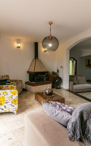 Casa à venda com 380m², 3 quartos e 6 vagasSala