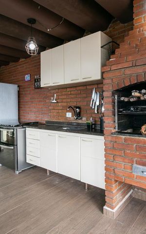 Casa à venda com 380m², 3 quartos e 6 vagasChurrasqueira