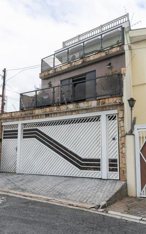 Casa à venda com 380m², 3 quartos e 6 vagasFachada