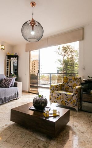 Casa à venda com 380m², 3 quartos e 6 vagasSala