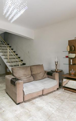 Casa à venda com 380m², 3 quartos e 6 vagasSala