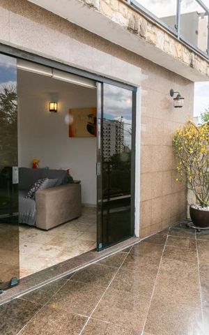 Casa à venda com 380m², 3 quartos e 6 vagasVaranda da Sala
