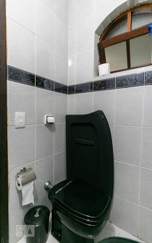 Casa à venda com 380m², 3 quartos e 6 vagasGaragem - Banheiro 6