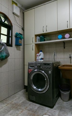 Casa à venda com 380m², 3 quartos e 6 vagasÁrea de Serviço