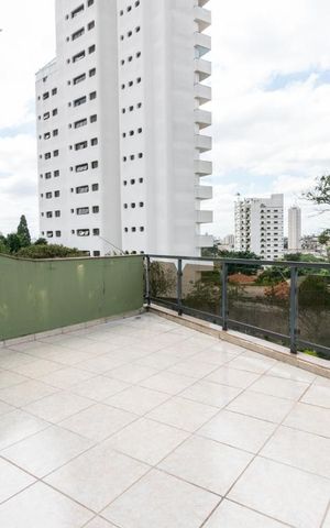Casa à venda com 380m², 3 quartos e 6 vagasVaranda da Suíte 1