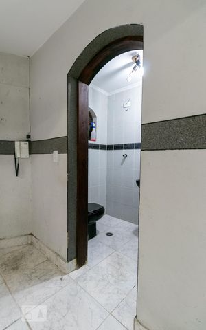 Casa à venda com 380m², 3 quartos e 6 vagasGaragem - Banheiro 6