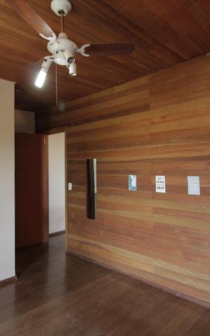 Casa à venda com 82m², 2 quartos e 3 vagasSuíte