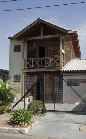 Casa à venda com 82m², 2 quartos e 3 vagasFachada