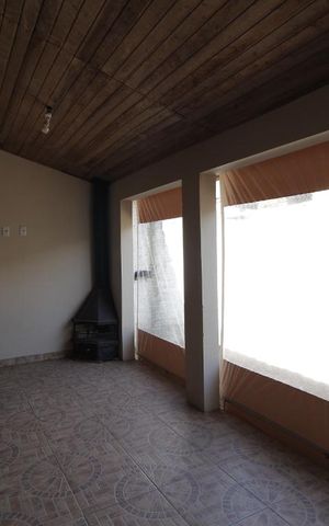 Casa à venda com 82m², 2 quartos e 3 vagasvaranda