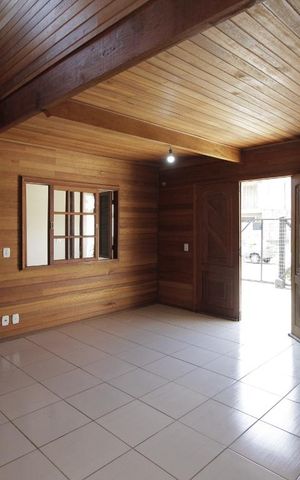Casa à venda com 82m², 2 quartos e 3 vagasSala