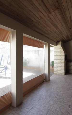Casa à venda com 82m², 2 quartos e 3 vagasvaranda