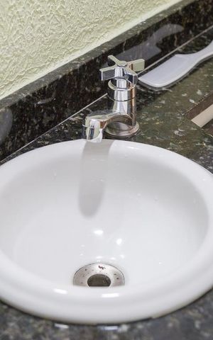 Casa de condomínio à venda com 82m², 3 quartos e 1 vaga Casa de condomínio à venda com 82m², 3 quartos e 1 vagaLavabo