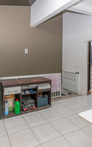 Casa à venda com 250m², 4 quartos e 2 vagas Casa à venda com 250m², 4 quartos e 2 vagasEspaço Multiuso