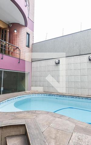 Casa à venda com 240m², 2 quartos e 2 vagas Casa à venda com 240m², 2 quartos e 2 vagasLazer