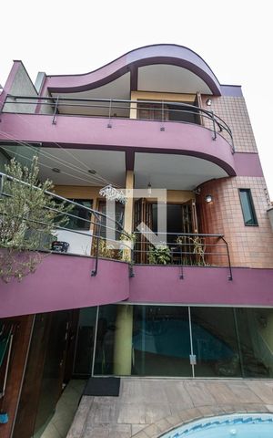 Casa à venda com 240m², 2 quartos e 2 vagas Casa à venda com 240m², 2 quartos e 2 vagasLazer