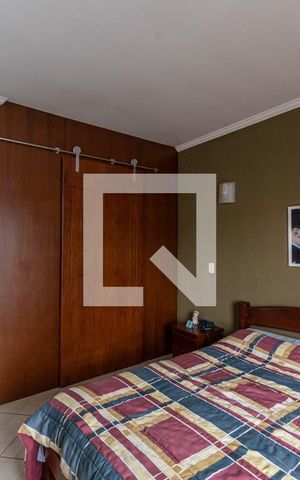 Casa à venda com 240m², 2 quartos e 2 vagas Casa à venda com 240m², 2 quartos e 2 vagasSuite