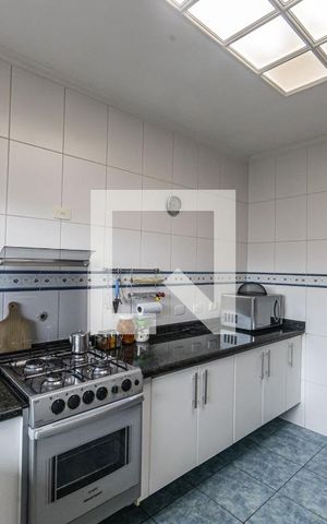 Casa à venda com 240m², 2 quartos e 2 vagas Casa à venda com 240m², 2 quartos e 2 vagasCozinha