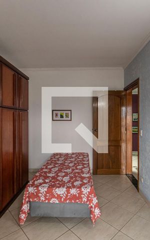 Casa à venda com 240m², 2 quartos e 2 vagas Casa à venda com 240m², 2 quartos e 2 vagasQuarto 1