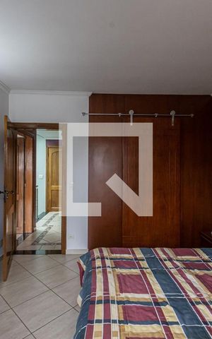 Casa à venda com 240m², 2 quartos e 2 vagas Casa à venda com 240m², 2 quartos e 2 vagasSuite
