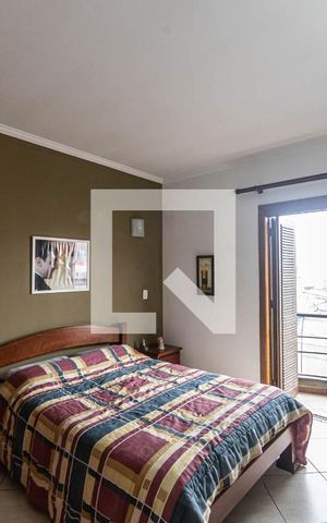 Casa à venda com 240m², 2 quartos e 2 vagas Casa à venda com 240m², 2 quartos e 2 vagasSuite