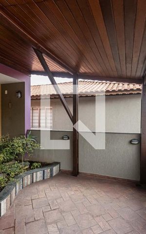Casa à venda com 240m², 2 quartos e 2 vagas Casa à venda com 240m², 2 quartos e 2 vagasTerraço