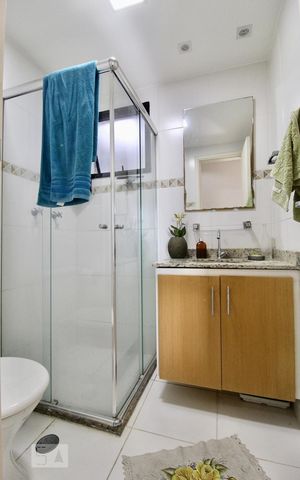 Apartamento à venda com 168m², 4 quartos e 1 vaga Apartamento à venda com 168m², 4 quartos e 1 vagaBanheiro
