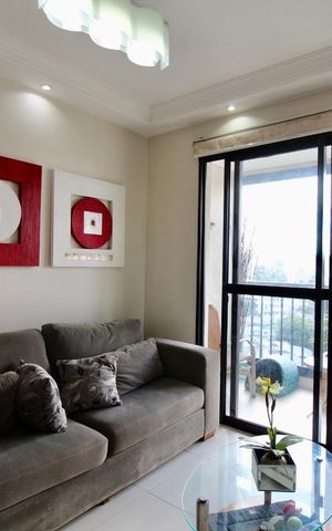 Apartamento à venda com 168m², 4 quartos e 1 vaga Apartamento à venda com 168m², 4 quartos e 1 vagaSala