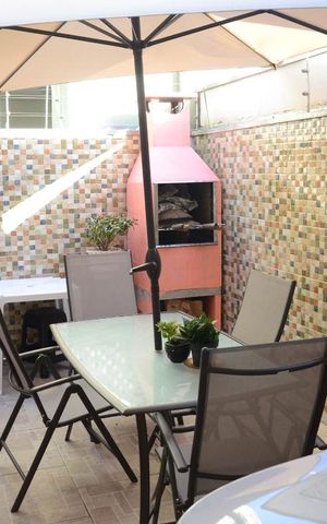 Casa à venda com 144m², 3 quartos e 2 vagasChurrasqueira